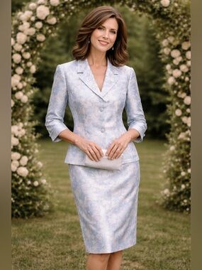 Silk suit size 16 NWT